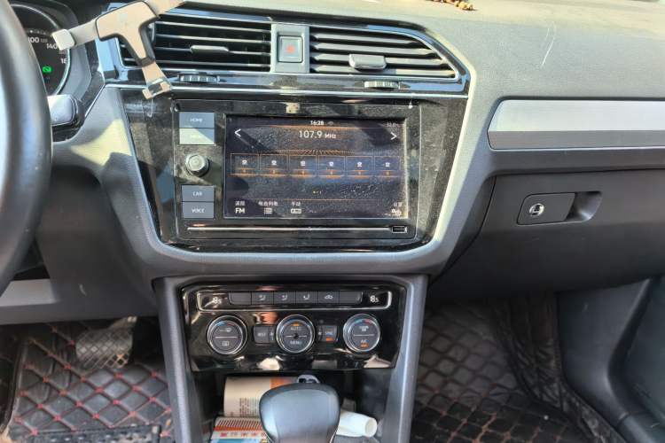 Used Volkswagen Tiguan L 2019 330TSI Automatic Two-Wheel Drive Panoramic Comfort Edition China VI Standard Audio And AC Panel