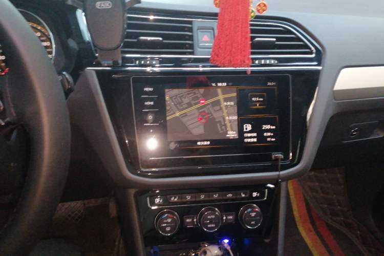 Used Volkswagen Tiguan L 2019 Revised 330TSI Automatic Two-Wheel Drive Smart & Luxury Edition China VI Standard Audio And AC Panel