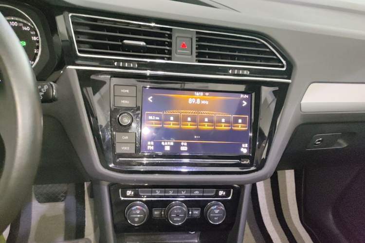 Used Volkswagen Tiguan L 2019 330TSI Automatic Two-Wheel Drive Panoramic Comfort Edition China V Standard Audio And AC Panel
