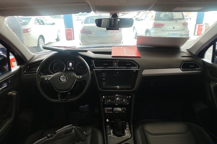 Used Volkswagen Tiguan L 2019 330TSI Automatic Two-Wheel Drive Smart Luxury Version China V Emission Standard Center Console