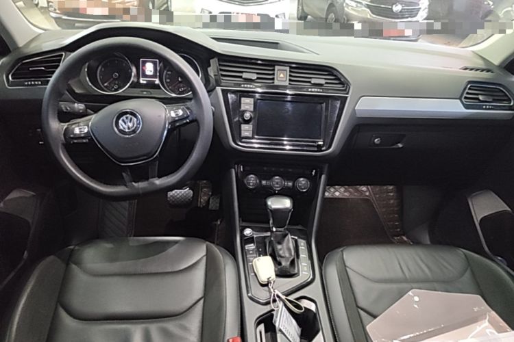 Used Volkswagen Tiguan L 2019 330TSI Automatic Two-Wheel Drive Panoramic Comfort Edition China V Standard Center Console