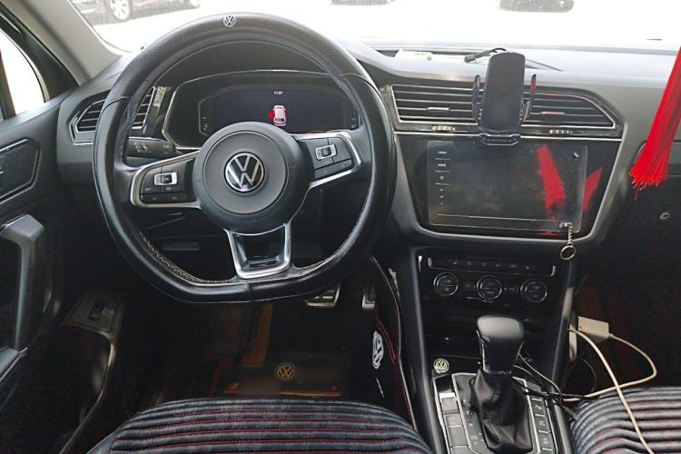Used Volkswagen Tiguan L 2019 Revised 330TSI Automatic Two-Wheel Drive R-Line Flagship Edition China V Emission Standard Center Console