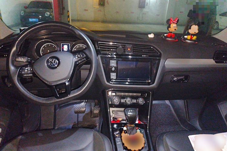 Used Volkswagen Tiguan L 2019 330TSI Automatic Two-Wheel Drive Panoramic Comfort Edition China VI Standard Center Console