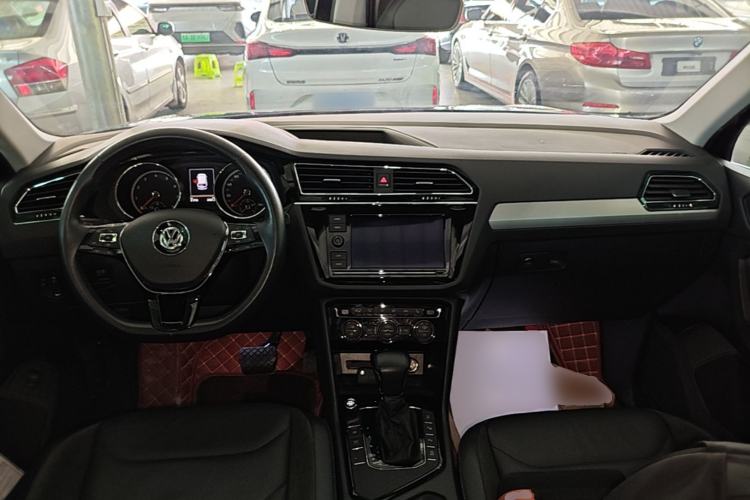 Used Volkswagen Tiguan L 2019 330TSI Automatic Two-Wheel Drive Smart Luxury Version China V Emission Standard Center Console