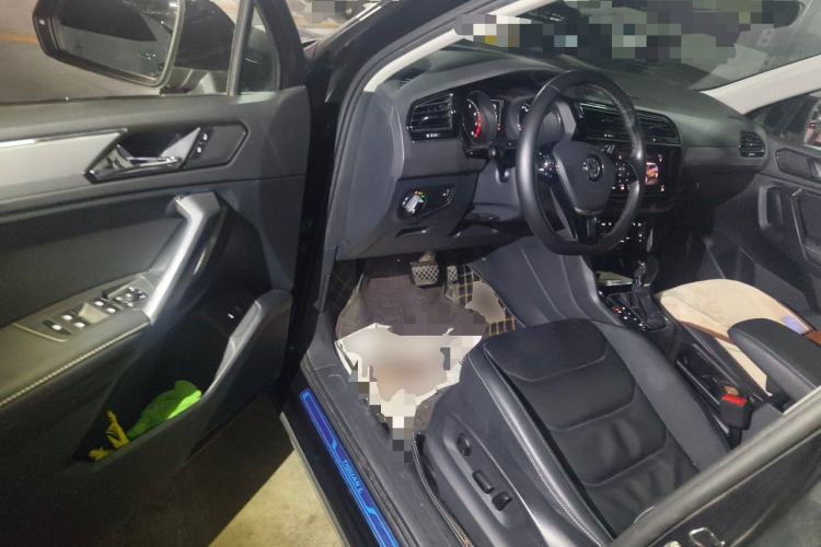Used Volkswagen Tiguan L 2019 330TSI Automatic Two-Wheel Drive Smart Luxury Version China V Emission Standard Driver Seat