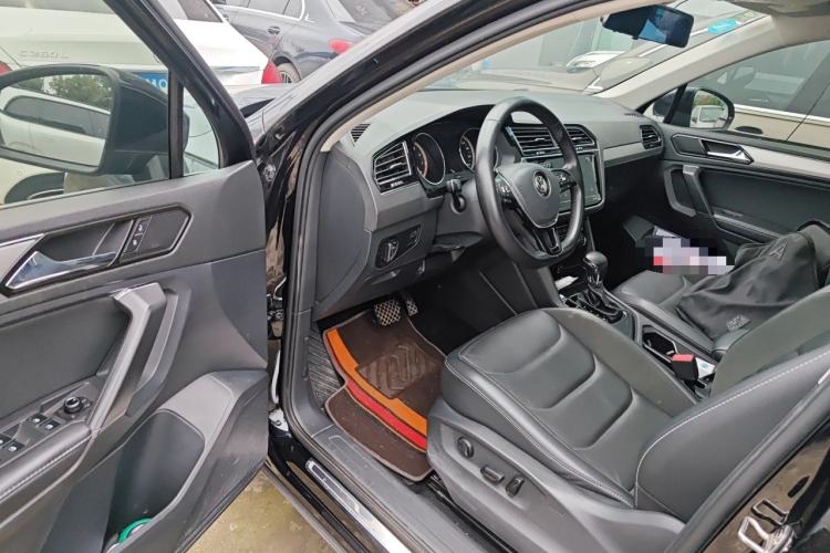 Used Volkswagen Tiguan L 2019 Updated Version 330TSI Automatic Two-Wheel Drive Panoramic Comfort Edition China VI Standard Driver Seat