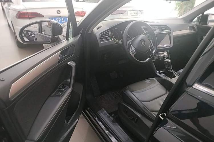 Used Volkswagen Tiguan L 2019 Updated Version 330TSI Automatic Two-Wheel Drive Panoramic Comfort Edition China VI Standard Driver Seat