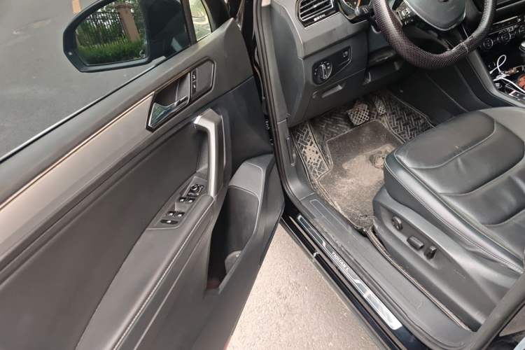 Used Volkswagen Tiguan L 2019 Updated Version 330TSI Automatic Two-Wheel Drive Panoramic Comfort Edition China VI Standard Driver Seat