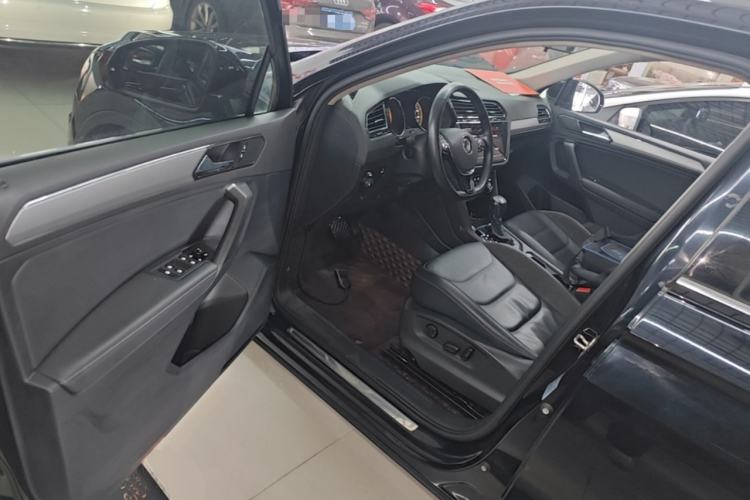 Used Volkswagen Tiguan L 2019 330TSI Automatic Two-Wheel Drive Panoramic Comfort Edition China VI Standard Driver Seat