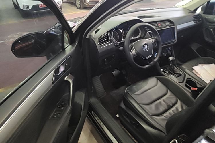 Used Volkswagen Tiguan L 2019 330TSI Automatic Two-Wheel Drive Panoramic Comfort Edition China V Standard Driver Seat