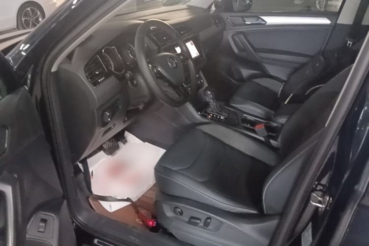 Used Volkswagen Tiguan L 2019 Revised 330TSI Automatic Two-Wheel Drive Smart & Luxury Edition China VI Standard Driver Seat