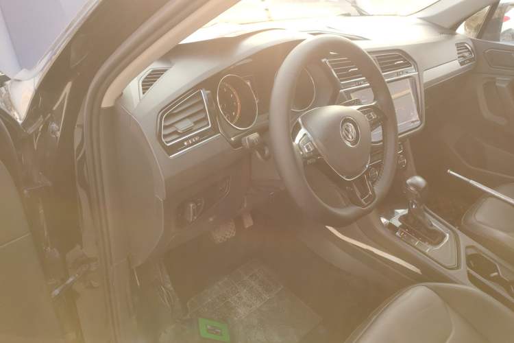 Used Volkswagen Tiguan L 2019 Updated Version 330TSI Automatic Two-Wheel Drive Panoramic Comfort Edition China VI Standard Driver Seat