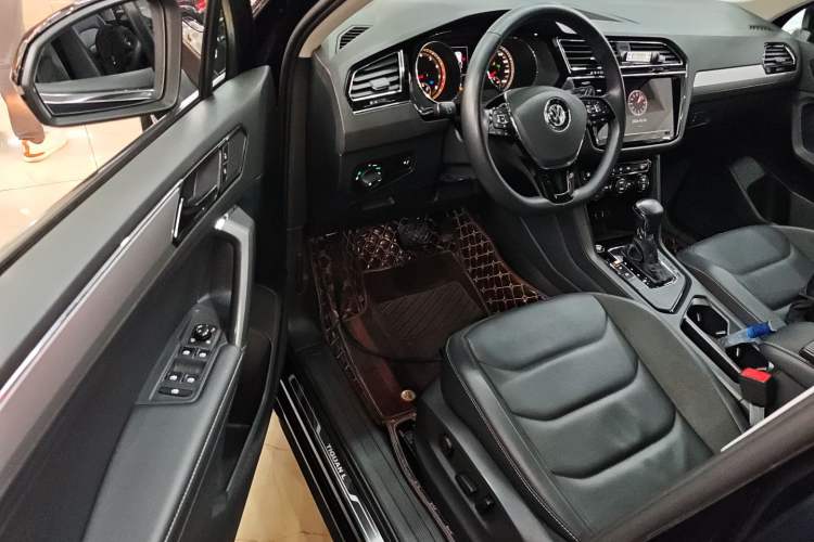 Used Volkswagen Tiguan L 2019 Updated Version 330TSI Automatic Two-Wheel Drive Panoramic Comfort Edition China VI Standard Driver Seat