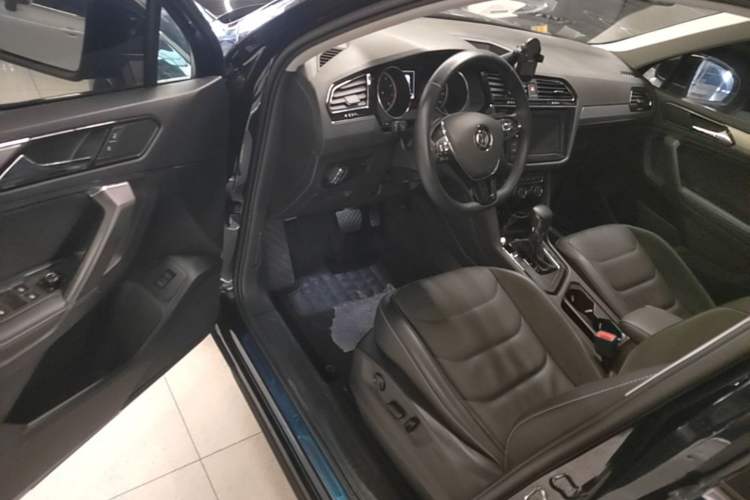 Used Volkswagen Tiguan L 2019 330TSI Automatic Two-Wheel Drive Smart Luxury Version China VI Standard Driver Seat