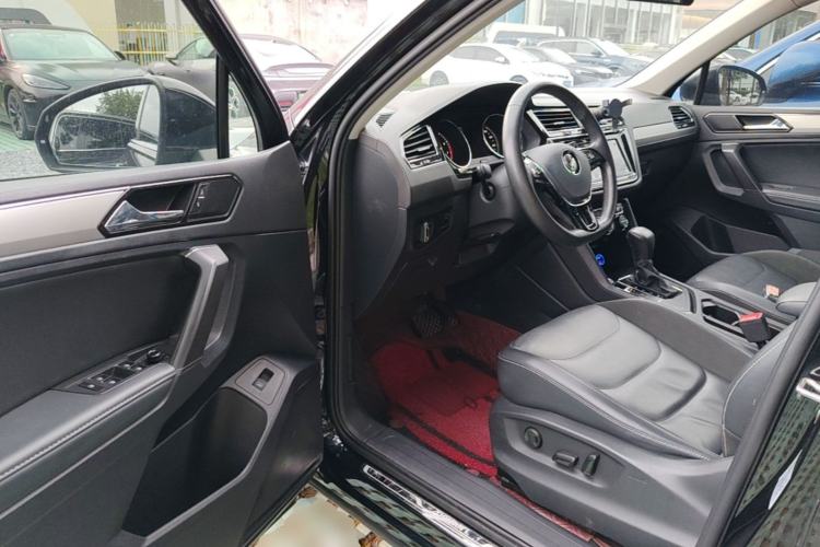 Used Volkswagen Tiguan L 2019 330TSI Automatic Two-Wheel Drive Smart Luxury Version China VI Standard Driver Seat