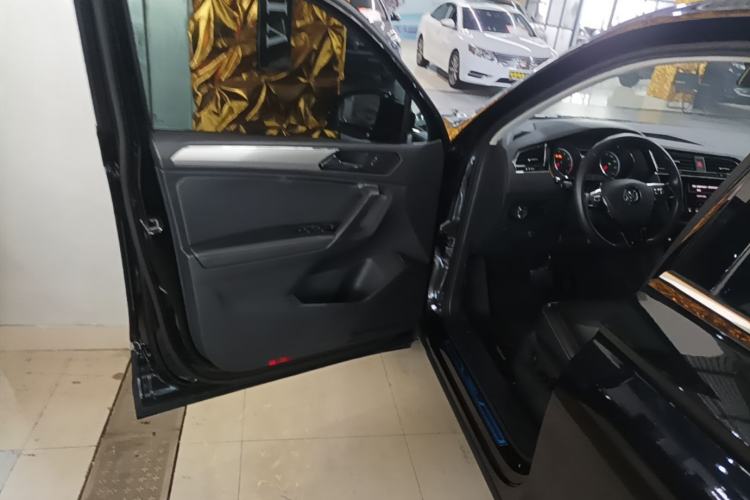Used Volkswagen Tiguan L 2019 330TSI Automatic Two-Wheel Drive Panoramic Comfort Edition China VI Standard Driver Seat