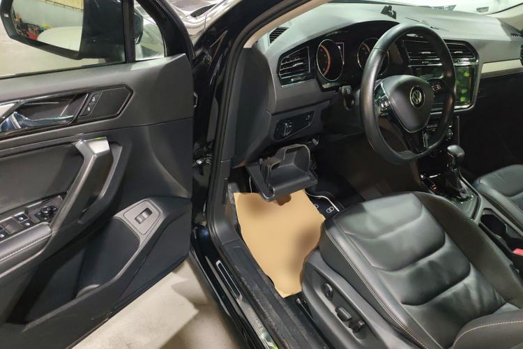 Used Volkswagen Tiguan L 2019 Revised 330TSI Automatic Two-Wheel Drive Smart & Luxury Edition China VI Standard Driver Seat