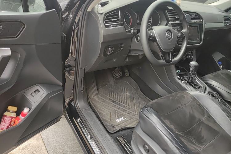 Used Volkswagen Tiguan L 2019 330TSI Automatic Two-Wheel Drive Smart Luxury Version China V Emission Standard Driver Seat