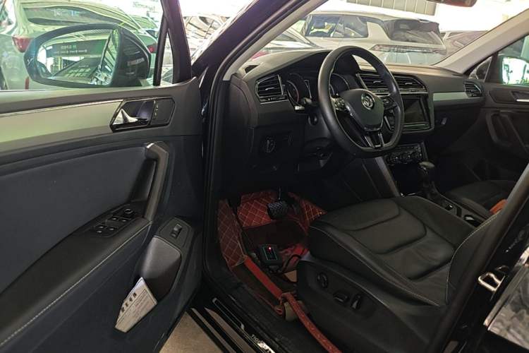 Used Volkswagen Tiguan L 2019 330TSI Automatic Two-Wheel Drive Smart Luxury Version China V Emission Standard Driver Seat