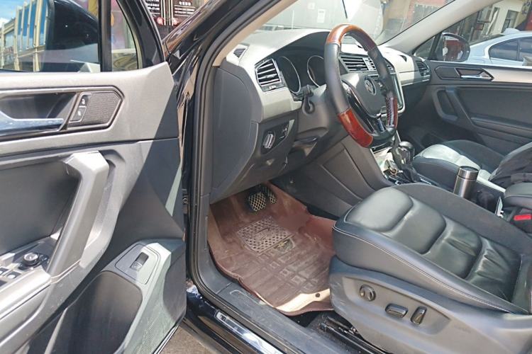 Used Volkswagen Tiguan L 2019 Revised 330TSI Automatic Two-Wheel Drive Smart & Luxury Edition China VI Standard Driver Seat