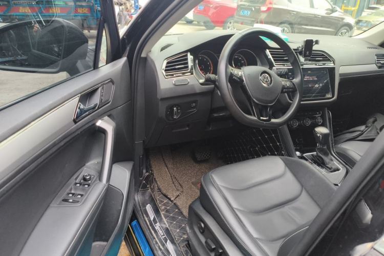 Used Volkswagen Tiguan L 2019 Revised Version 280TSI Automatic Two-Wheel Drive Panoramic Comfort Edition China VI Standard Driver Seat