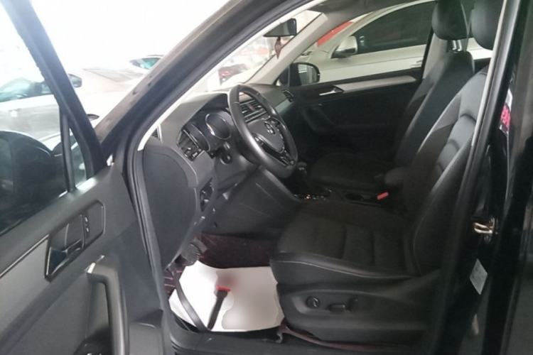 Used Volkswagen Tiguan L 2019 Updated Version 330TSI Automatic Two-Wheel Drive Panoramic Comfort Edition China VI Standard Driver Seat