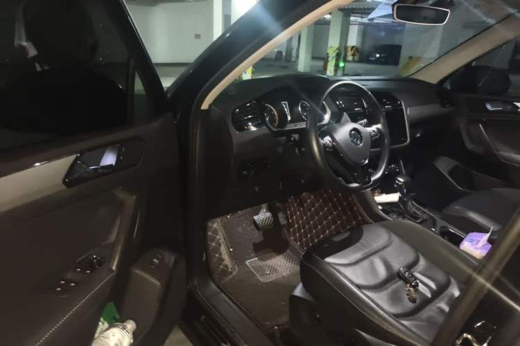 Used Volkswagen Tiguan L 2019 330TSI Automatic Two-Wheel Drive Smart Luxury Version China V Emission Standard Driver Seat