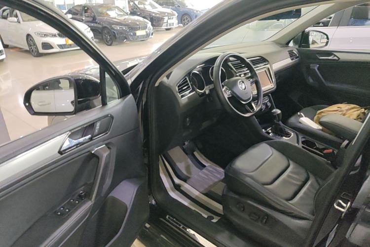 Used Volkswagen Tiguan L 2019 330TSI Automatic Two-Wheel Drive Panoramic Comfort Edition China V Standard Driver Seat