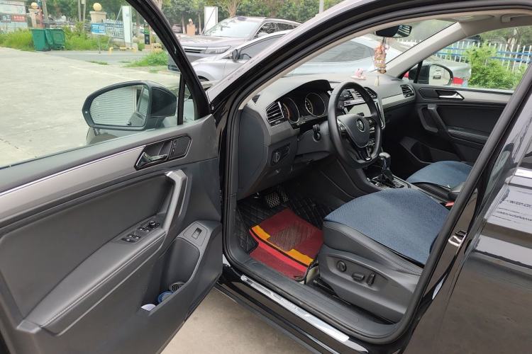 Used Volkswagen Tiguan L 2019 Revised 330TSI Automatic Two-Wheel Drive Smart & Luxury Edition China VI Standard Driver Seat