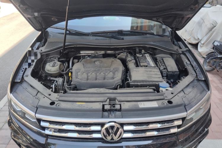 Used Volkswagen Tiguan L 2019 Restyled 330TSI Automatic Two-Wheel Drive R-Line Flagship Version China VI Standard Engine Bay