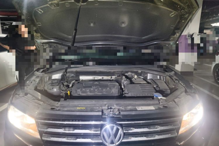 Used Volkswagen Tiguan L 2019 330TSI Automatic Two-Wheel Drive Smart Luxury Version China V Emission Standard Engine Bay
