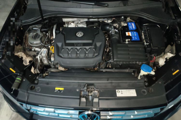 Used Volkswagen Tiguan L 2019 330TSI Automatic Two-Wheel Drive Smart Luxury Version China VI Standard Engine Bay