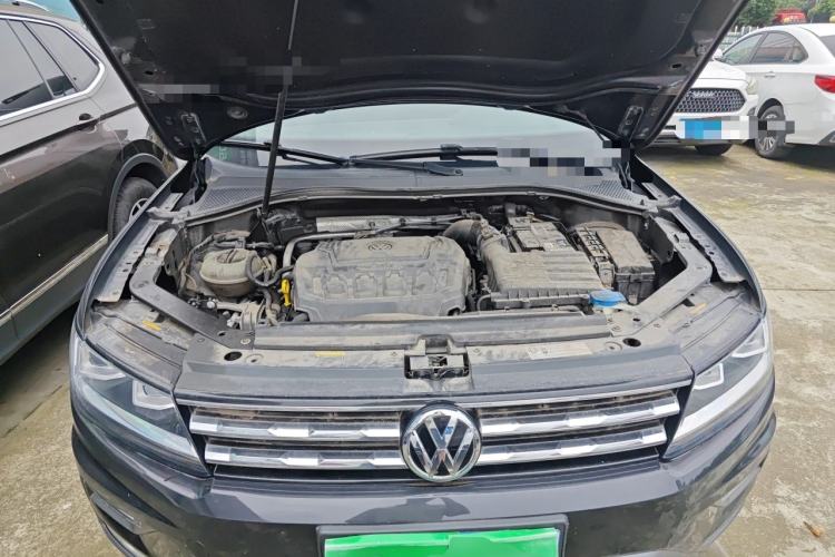Used Volkswagen Tiguan L 2019 Updated Version 330TSI Automatic Two-Wheel Drive Panoramic Comfort Edition China VI Standard Engine Bay