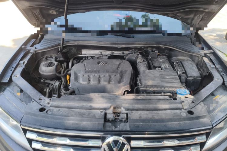Used Volkswagen Tiguan L 2019 Updated Version 330TSI Automatic Two-Wheel Drive Panoramic Comfort Edition China VI Standard Engine Bay