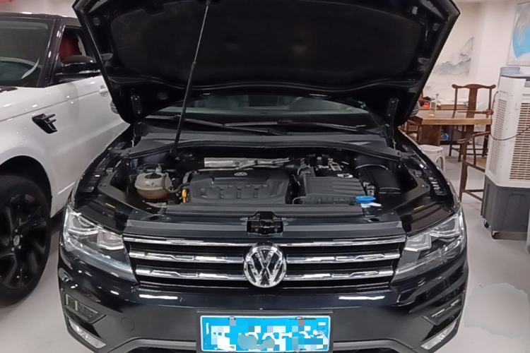 Used Volkswagen Tiguan L 2019 Updated Version 330TSI Automatic Two-Wheel Drive Panoramic Comfort Edition China VI Standard Engine Bay