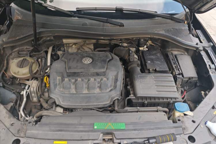 Used Volkswagen Tiguan L 2019 330TSI Automatic Two-Wheel Drive Luxury Edition China V Standard Engine Bay