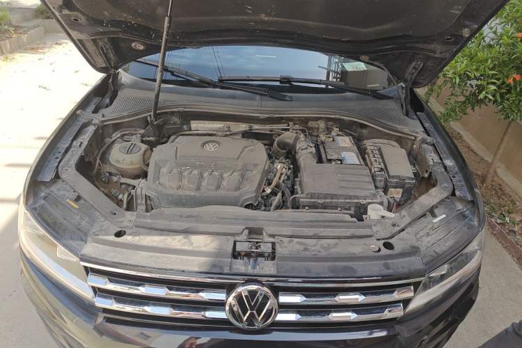 Used Volkswagen Tiguan L 2019 330TSI Automatic Two-Wheel Drive Luxury Edition China VI Standard Engine Bay