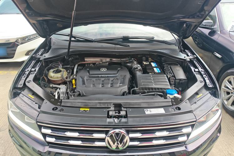 Used Volkswagen Tiguan L 2019 330TSI Automatic Two-Wheel Drive Smart Luxury Version China VI Standard Engine Bay