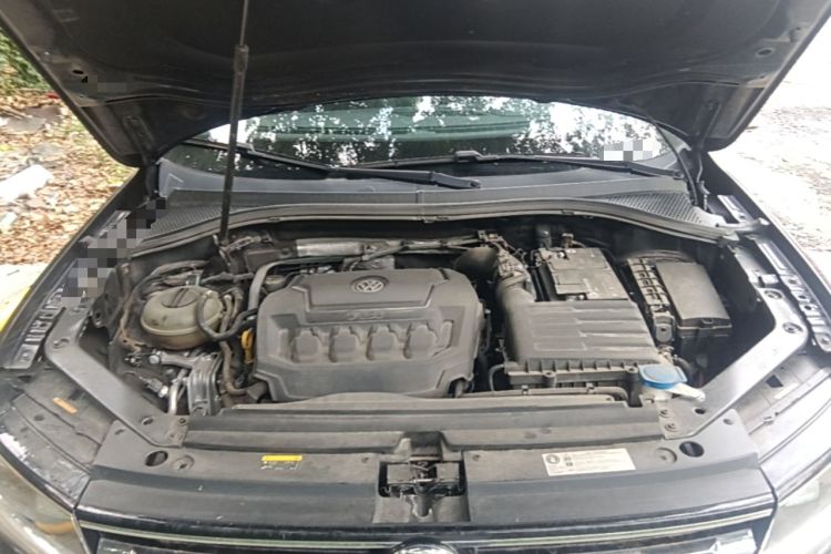 Used Volkswagen Tiguan L 2019 Revised 330TSI Automatic Two-Wheel Drive Smart & Luxury Edition China VI Standard Engine Bay