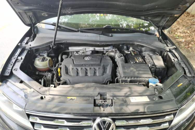 Used Volkswagen Tiguan L 2019 330TSI Automatic Two-Wheel Drive Panoramic Comfort Edition China VI Standard Engine Bay