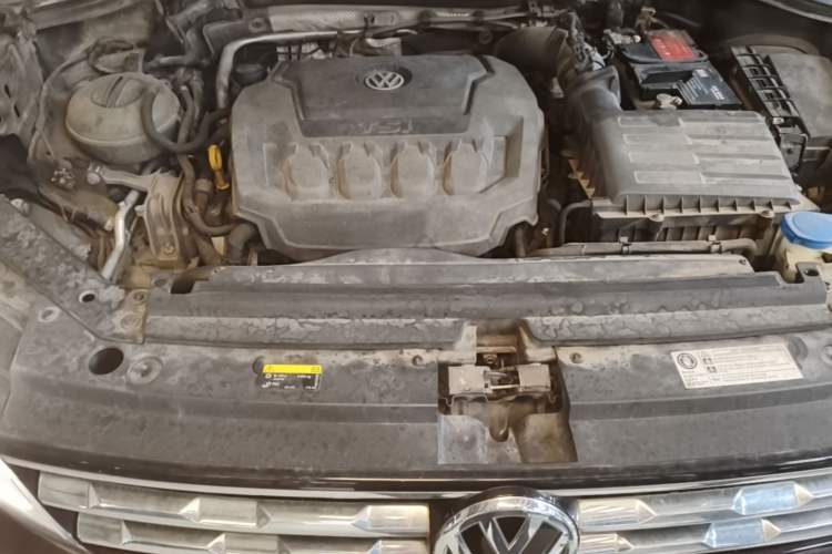 Used Volkswagen Tiguan L 2019 330TSI Automatic Two-Wheel Drive Panoramic Comfort Edition China VI Standard Engine Bay