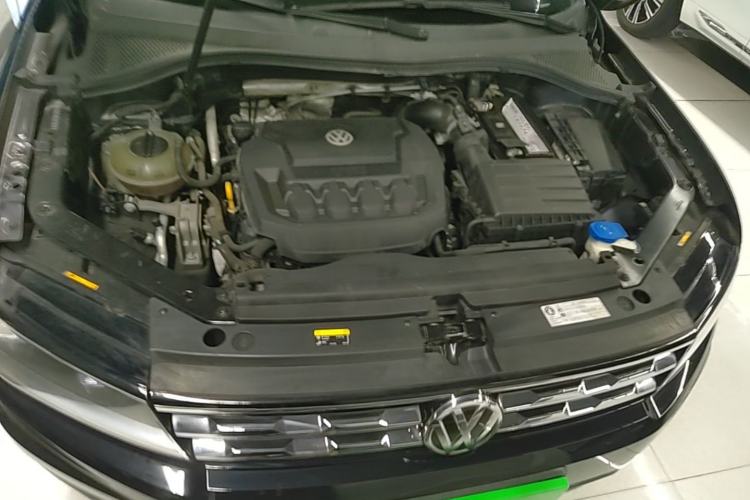 Used Volkswagen Tiguan L 2019 330TSI Automatic Two-Wheel Drive Smart Luxury Version China VI Standard Engine Bay
