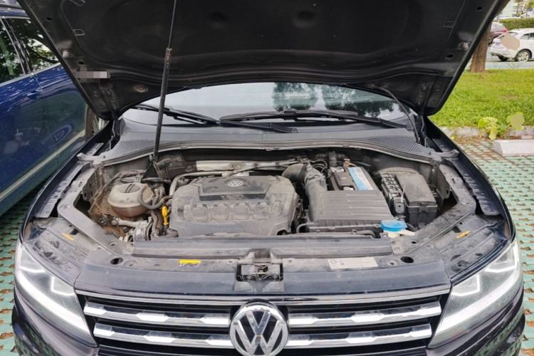 Used Volkswagen Tiguan L 2019 330TSI Automatic Two-Wheel Drive Smart Luxury Version China VI Standard Engine Bay