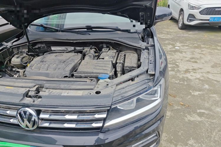 Used Volkswagen Tiguan L 2019 Updated Version 330TSI Automatic Two-Wheel Drive Panoramic Comfort Edition China VI Standard Engine Bay Left