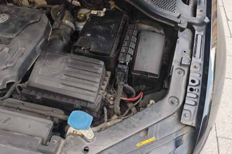 Used Volkswagen Tiguan L 2019 330TSI Automatic Two-Wheel Drive Luxury Edition China V Standard Engine Bay Left