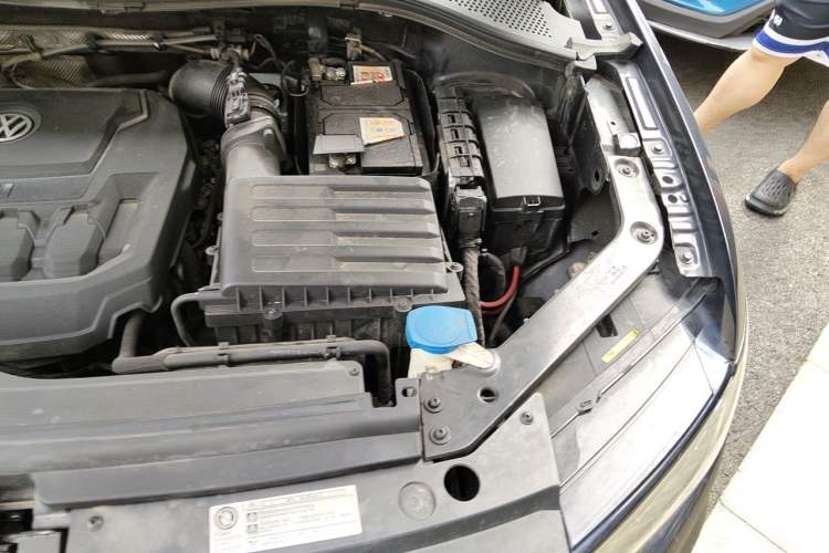 Used Volkswagen Tiguan L 2019 330TSI Automatic Two-Wheel Drive Panoramic Comfort Edition China V Standard Engine Bay Left