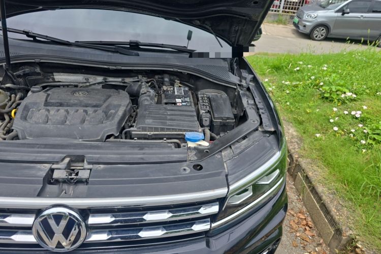 Used Volkswagen Tiguan L 2019 Restyled 330TSI Automatic Two-Wheel Drive R-Line Flagship Version China VI Standard Engine Bay Left
