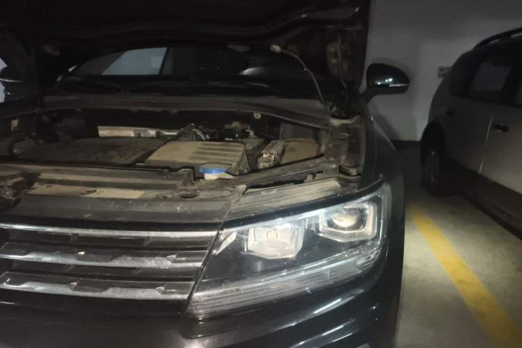 Used Volkswagen Tiguan L 2019 330TSI Automatic Two-Wheel Drive Smart Luxury Version China V Emission Standard Engine Bay Left