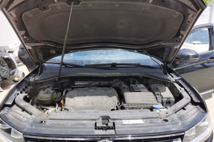 Used Volkswagen Tiguan L 2019 330TSI Automatic Two-Wheel Drive Panoramic Comfort Edition China VI Standard Engine Bay