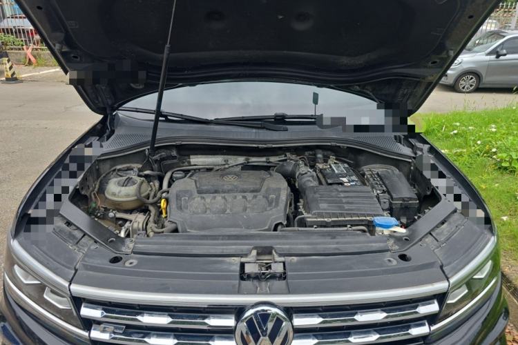 Used Volkswagen Tiguan L 2019 Restyled 330TSI Automatic Two-Wheel Drive R-Line Flagship Version China VI Standard Engine Bay